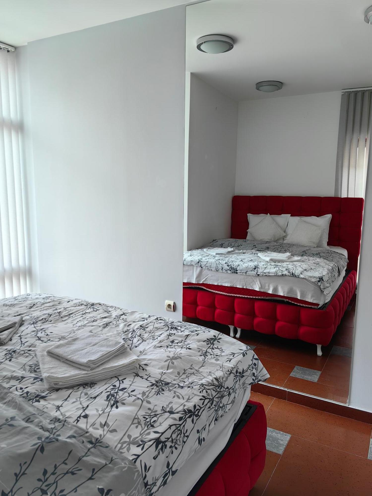 2 Bedrooms Apartment. Plovdiv Ngoại thất bức ảnh