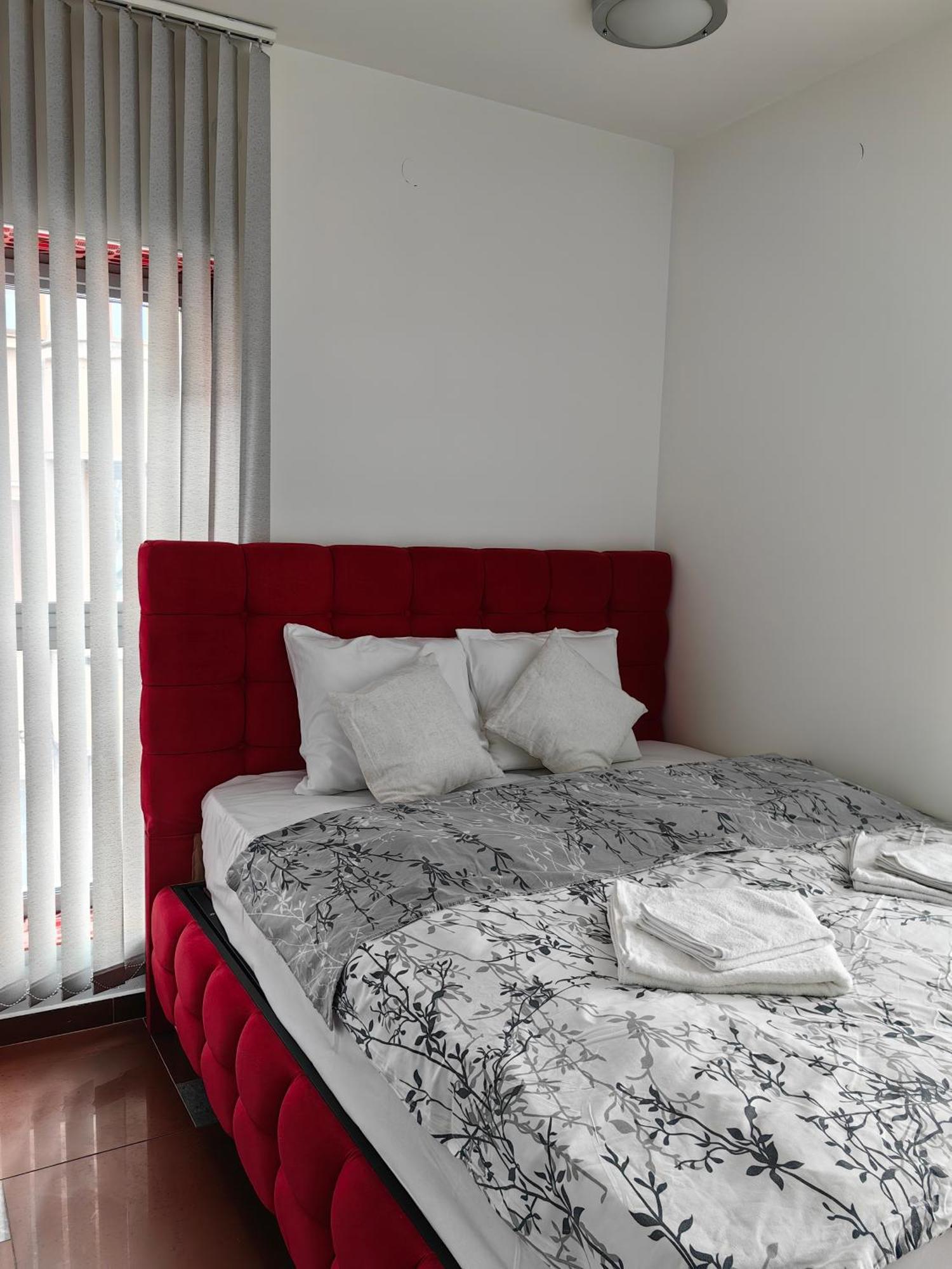 2 Bedrooms Apartment. Plovdiv Ngoại thất bức ảnh